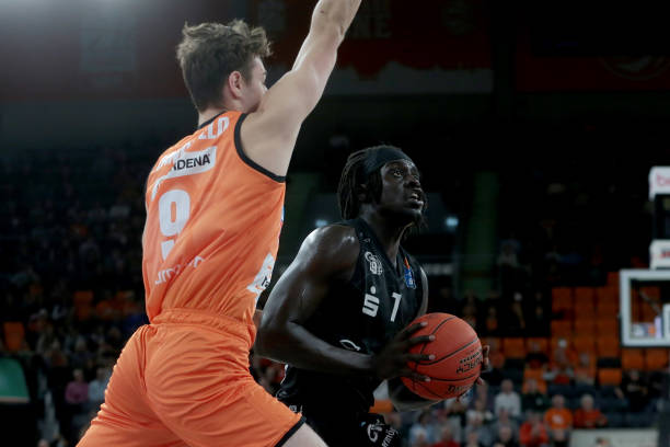 的巨大贡献 的巨大贡献